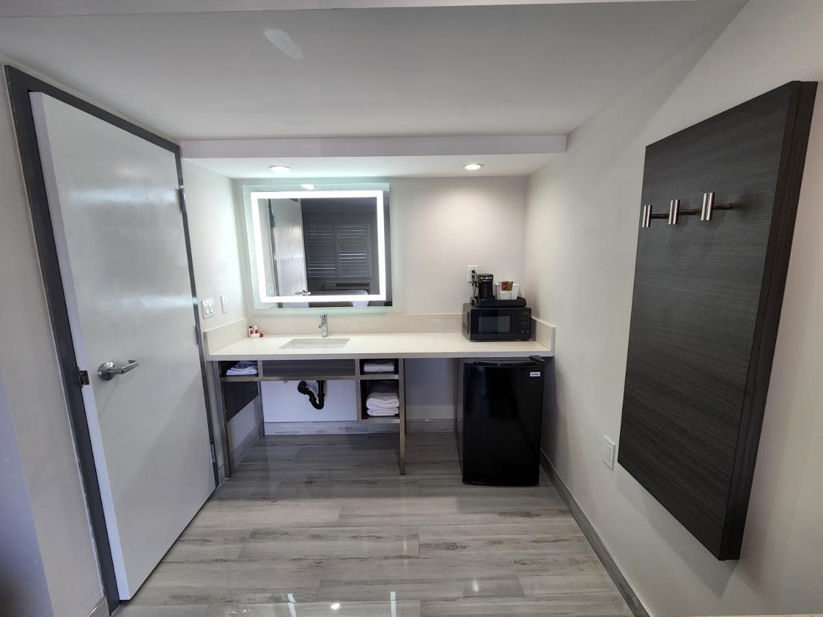 Travelodge Inn & Suites By Wyndham Fullerton Eksteriør bilde