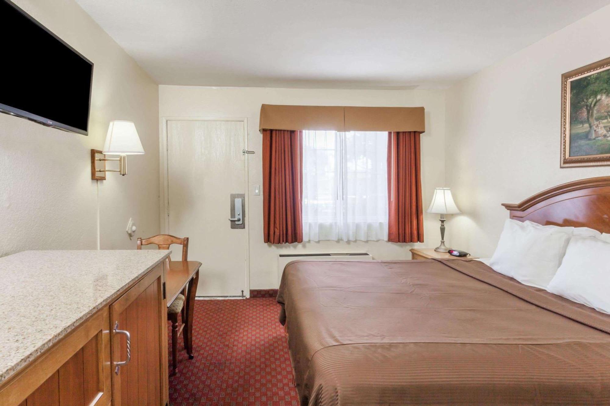 Travelodge Inn & Suites By Wyndham Fullerton Eksteriør bilde
