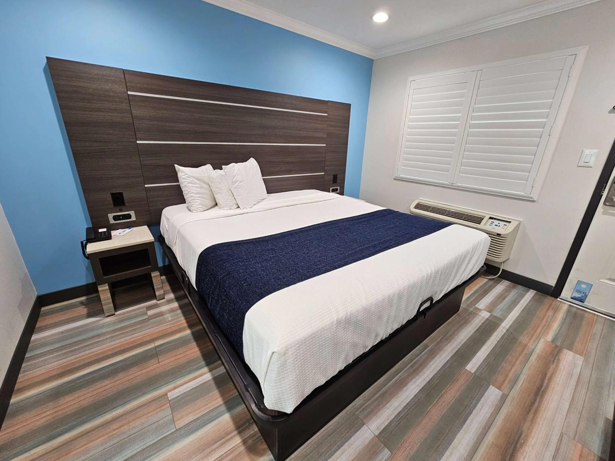 Travelodge Inn & Suites By Wyndham Fullerton Eksteriør bilde